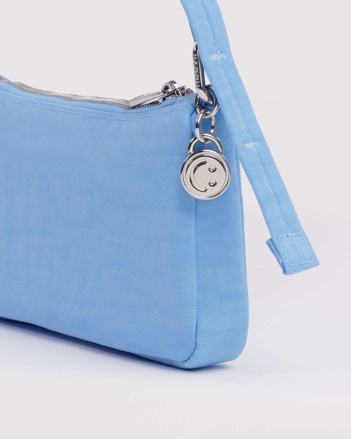 Easy Day to Night Carry - Nylon Pochette - Sale in Piscine
