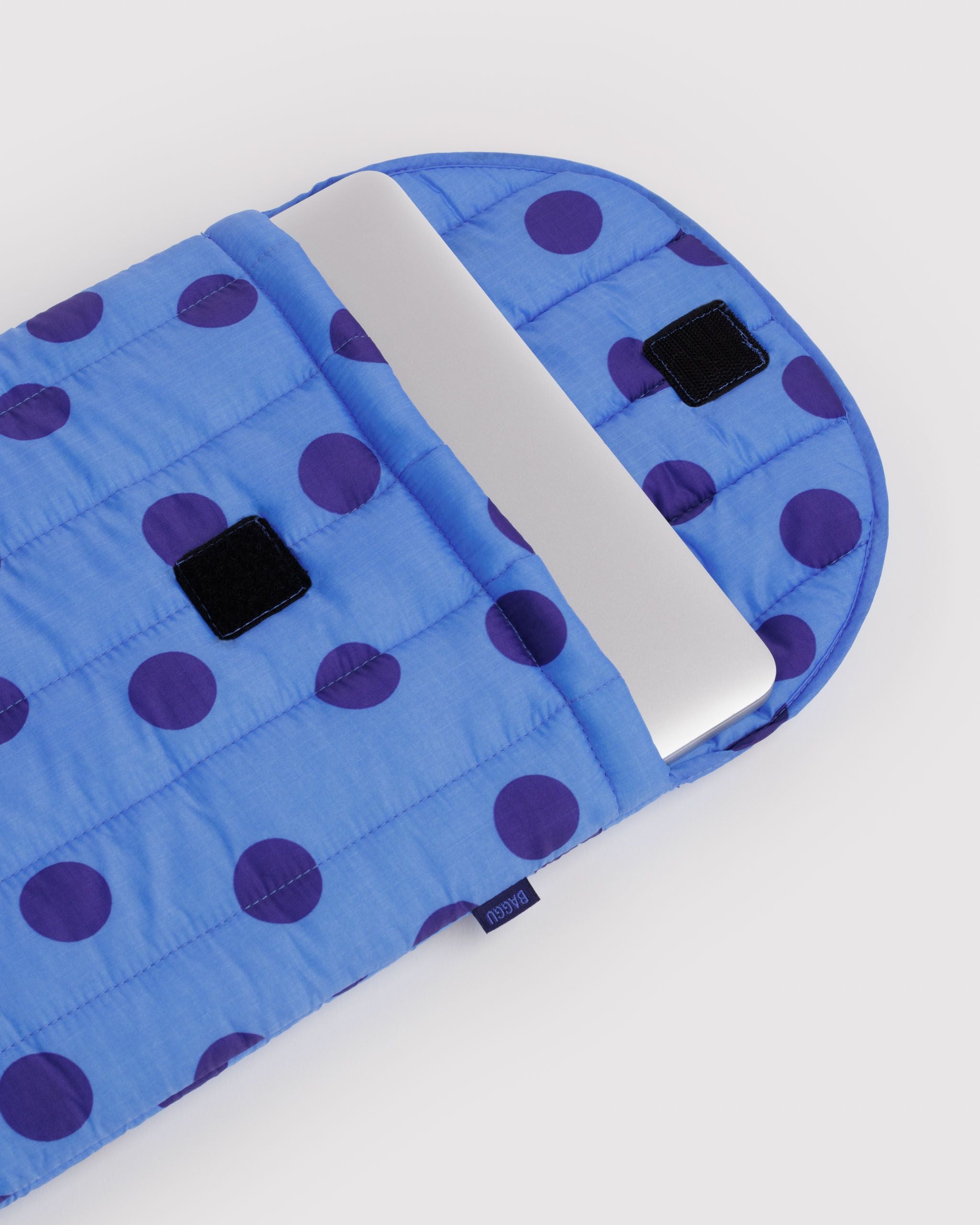 Padded Everyday Protection - Puffy Laptop Sleeve 16 in Blue Polka Dot