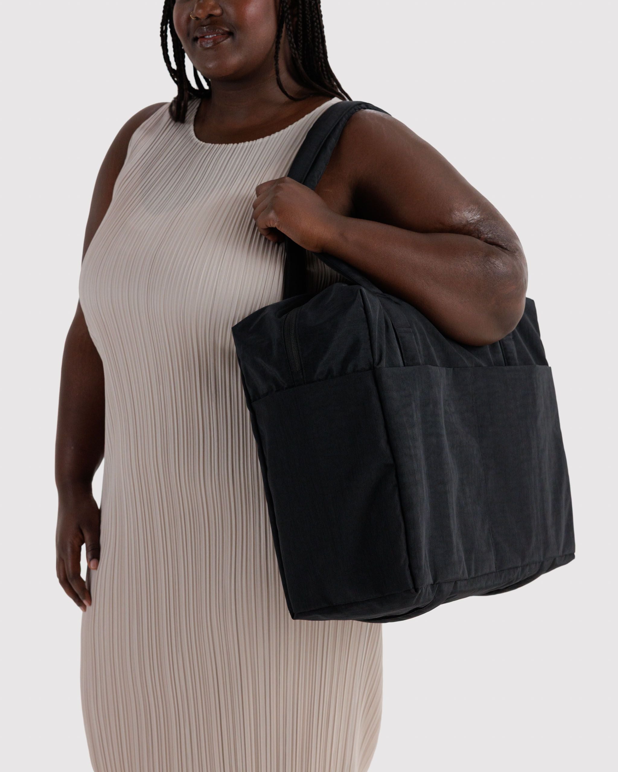 Lightweight Trip Companion - Cloud Carry-On in Black