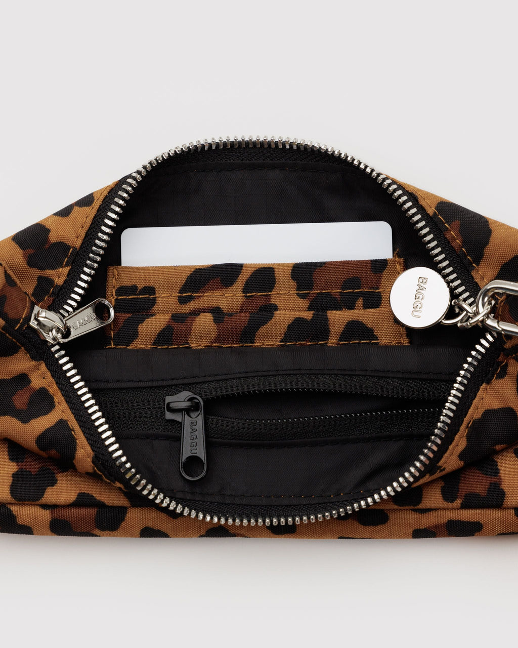 Easy Day to Night Carry - Nylon Pochette in Leopard