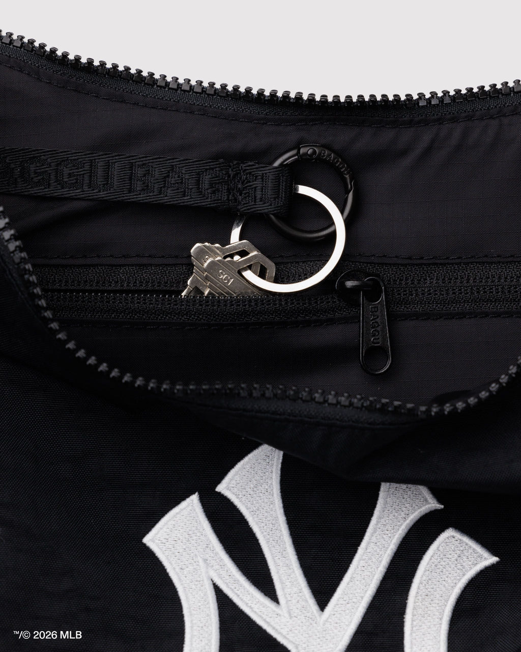Medium Nylon Crescent Bag in New York YankeesTM - Easy Style