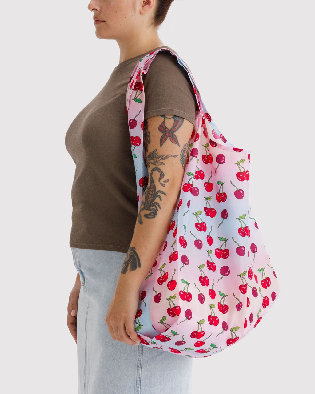 Lightweight Reusable Essential - Big Baggu in Cherries