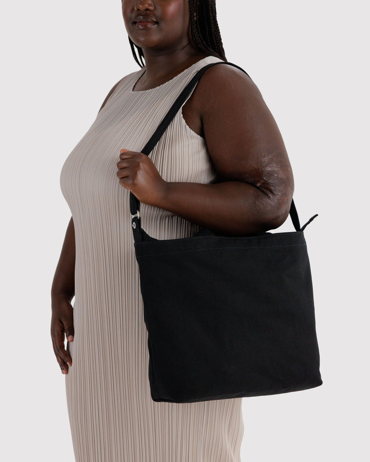 Flexible Daily Tote - Horizontal Zip Duck Bag in Black