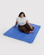 Portable Outdoor Comfort - Puffy Picnic Blanket in Blue Polka Dot