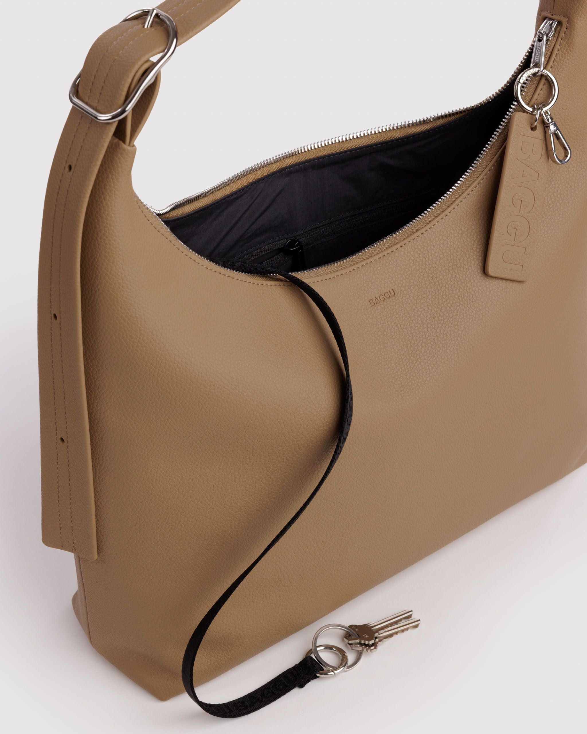 Easy Day to Night Carry - Recycled Leather Shoulder Bag in Dune