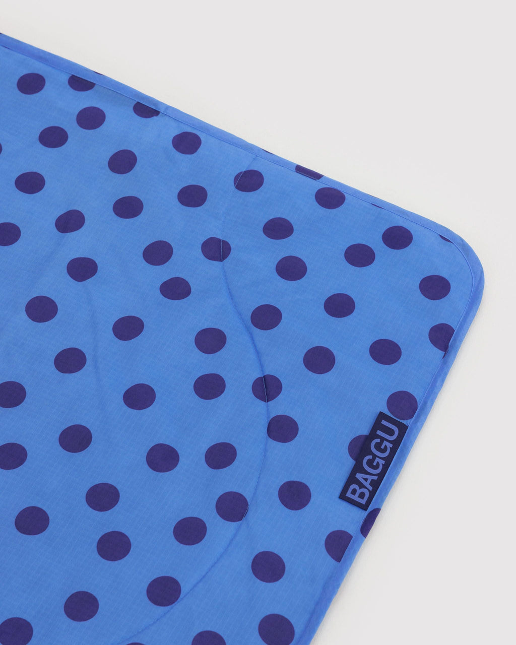 Portable Outdoor Comfort - Puffy Picnic Blanket in Blue Polka Dot
