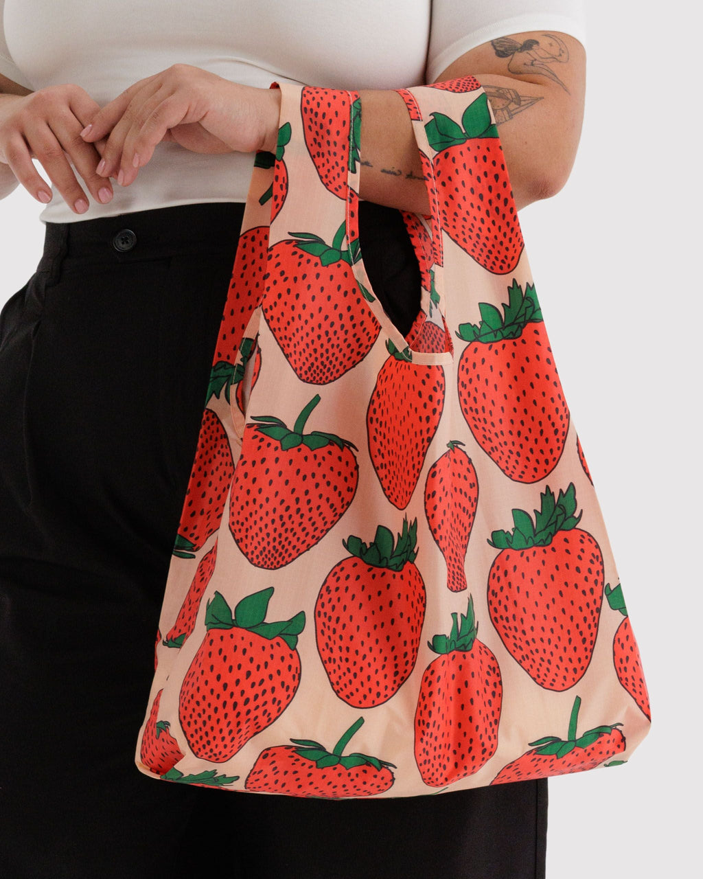 Lightweight Reusable Essential - Standard Baggu in Strawberry